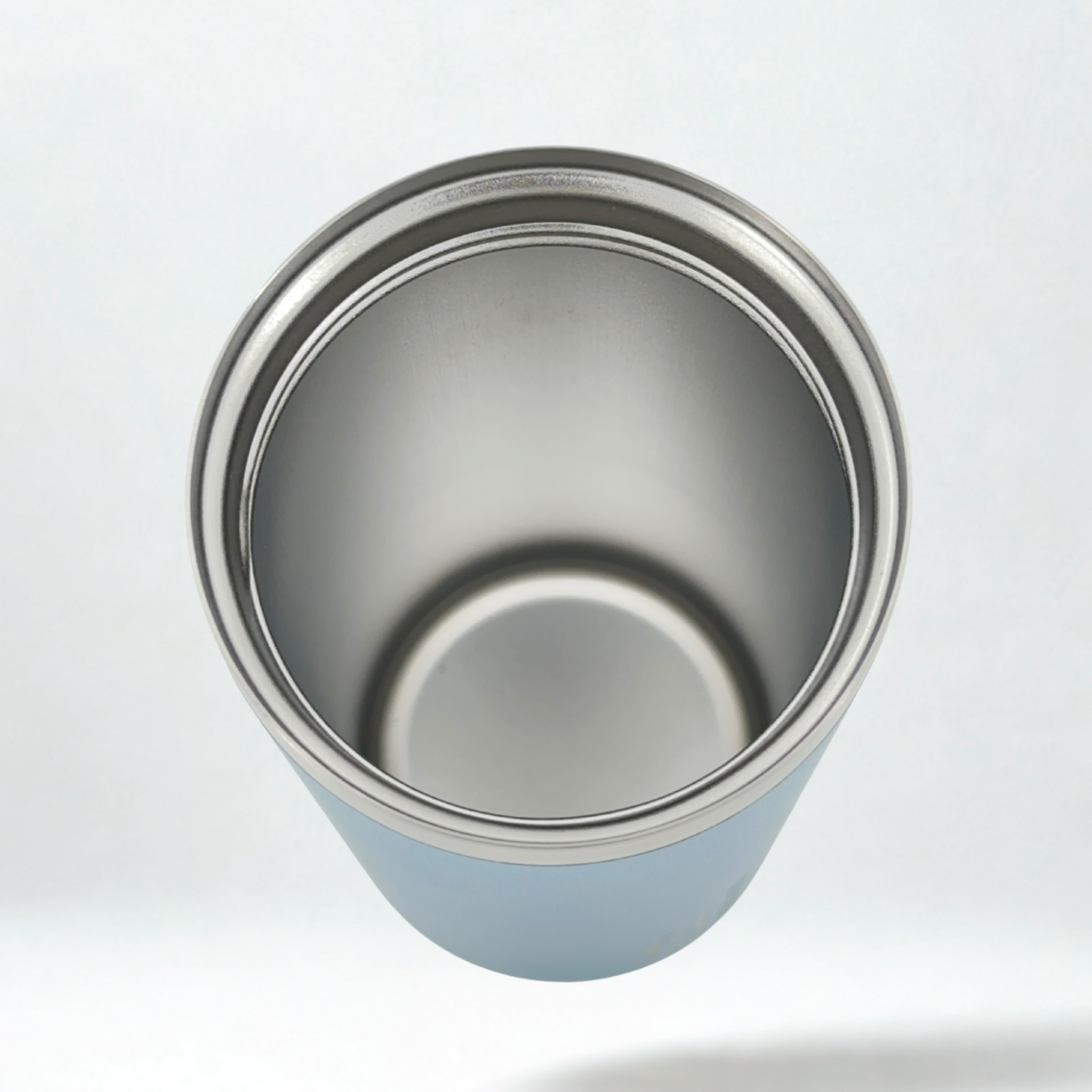 Hochwertiger Reisebecher aus 18/8 Edelstahl – Trinkverschluss per Knopfdruck, 450 ml (15,22 fl oz)